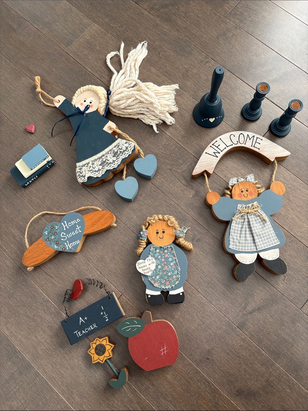 Wooden Trinket Set, Hanger, Door Wall Decor, Cottage Core Display, Lace Teacher